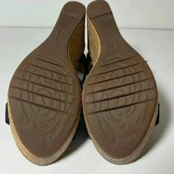 CLARKS CASLYNN HARP WOMENS BLACK LEATHER WEDGE CASUAL SANDALS STRAPPY SIZE 8.5 - Picture 8 of 9